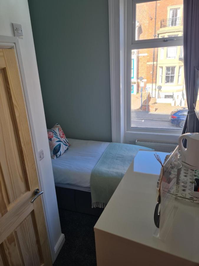 Kimberley House Hotel Уитби Екстериор снимка