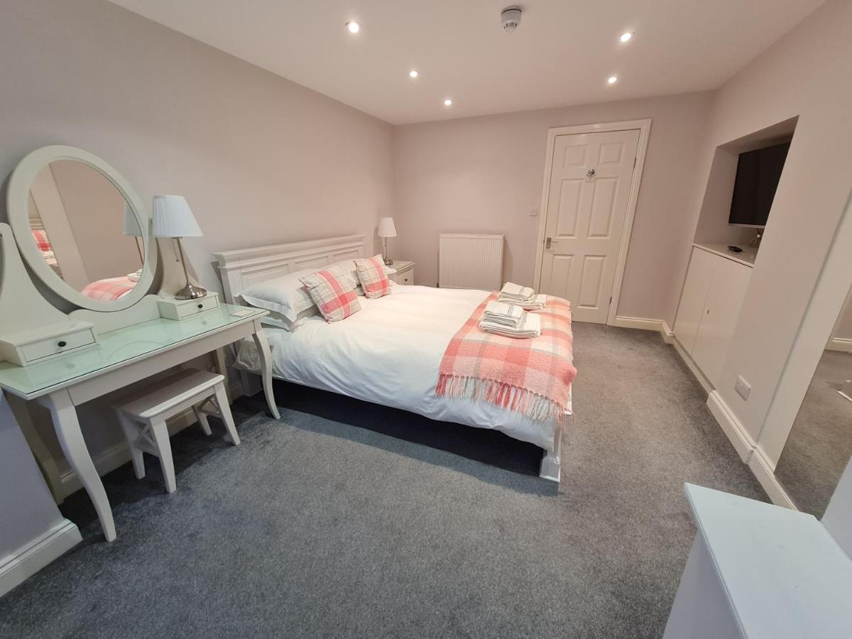 Kimberley House Hotel Уитби Екстериор снимка