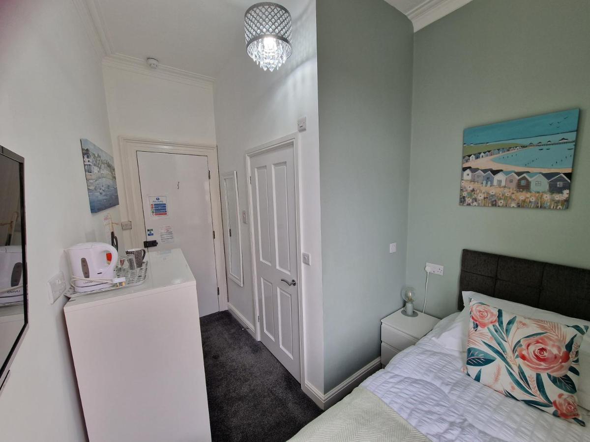 Kimberley House Hotel Уитби Екстериор снимка