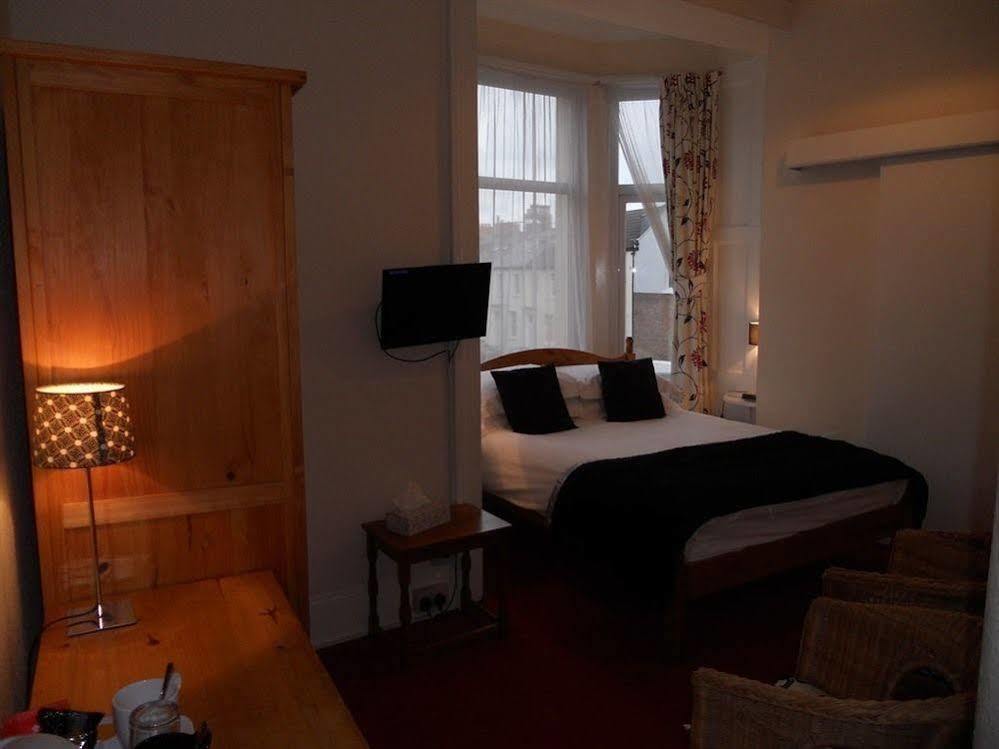 Kimberley House Hotel Уитби Екстериор снимка